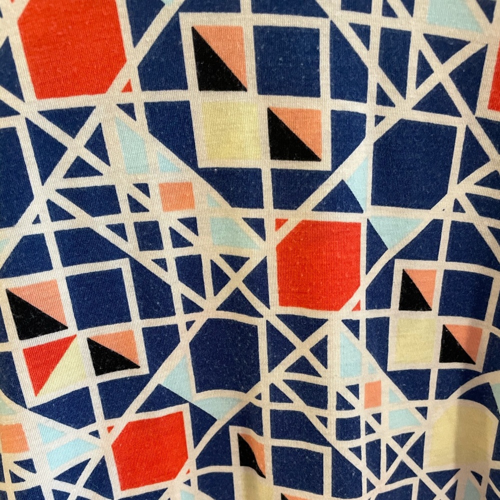 LulaRoe Randy Shirt - Picture 3 of 3